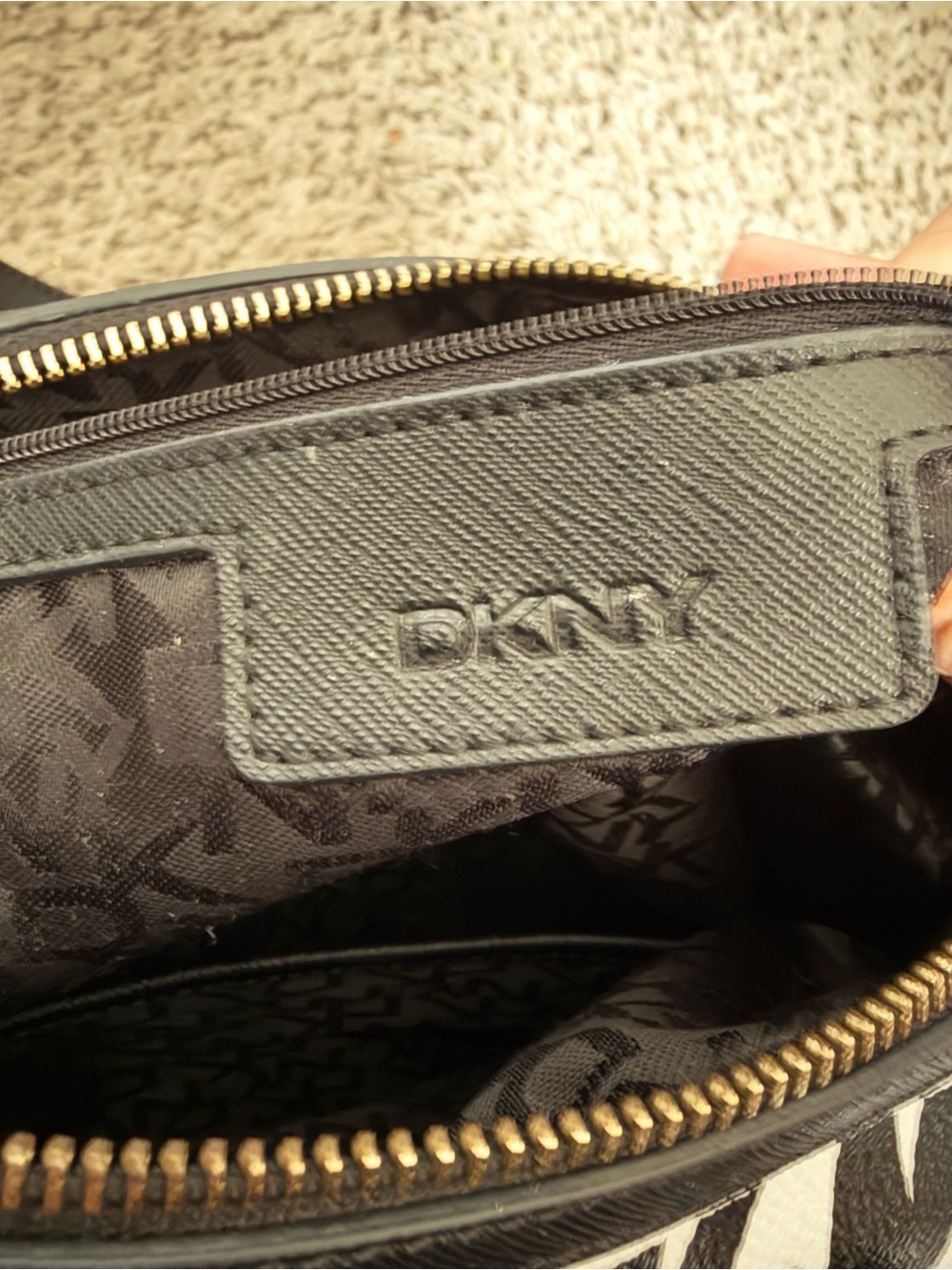 DKNY Black & White Logo Crossbody Shoulder Bag - Picture 5 of 6